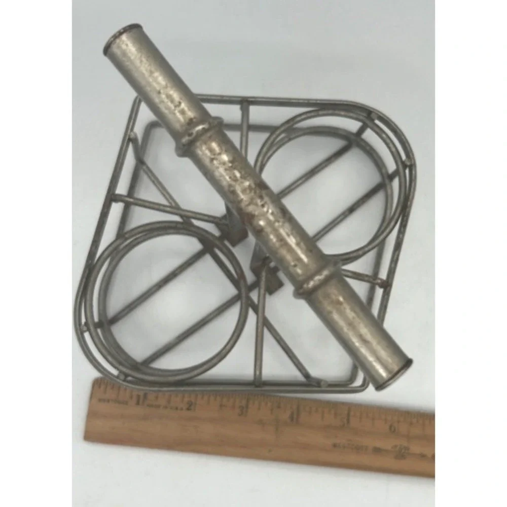 RETRO‎ VTG Metal Condiment Caddie W/Salt & Pepper Shakers & OIL VINEGAR CRUETS